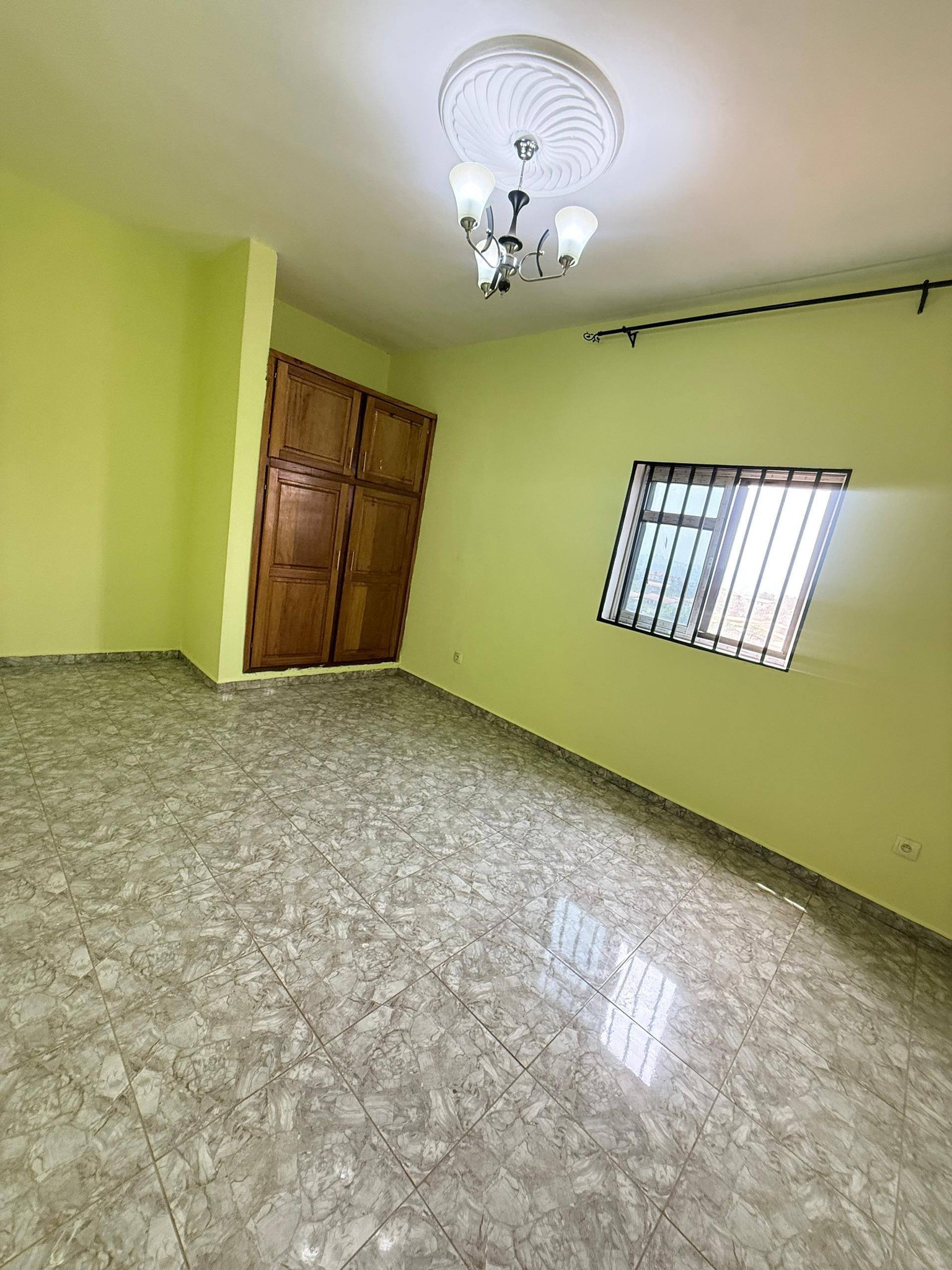 YAOUNDÉ NKOLFOULOU APPARTEMENT MODERNE