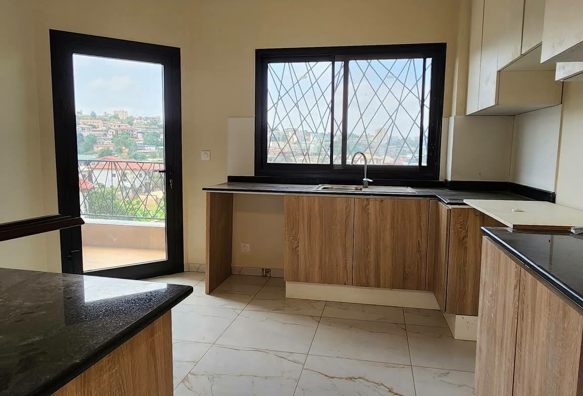 Appartement Haut Standing 2chambres, Yaoundé Omnisport