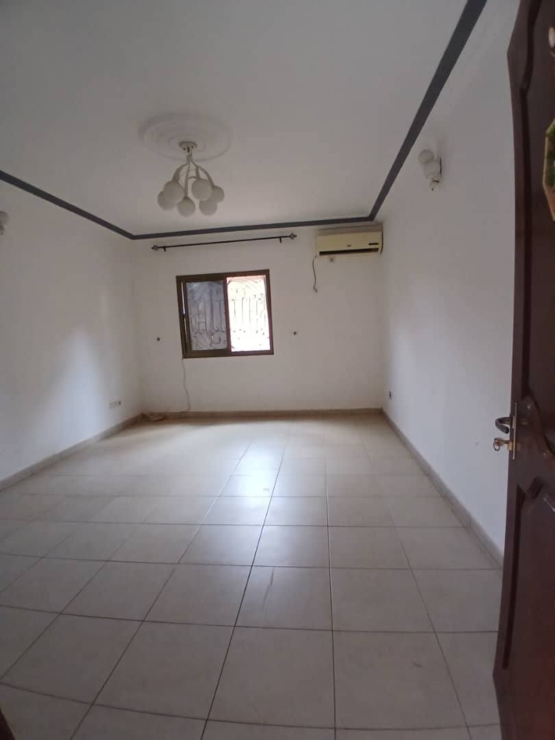 Magnifique studio moderne à louer, Yaoundé Essos