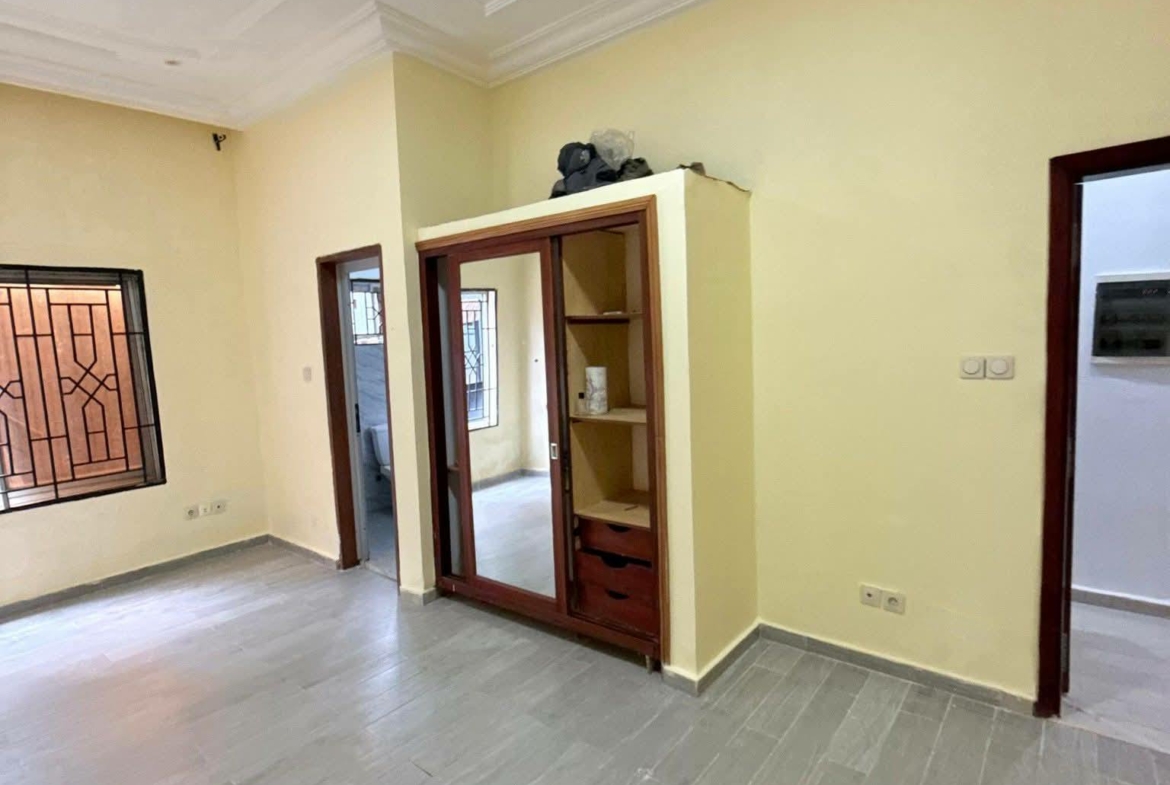 APPARTEMENT BON STANDING À LOUER, YAOUNDÉ FOUGEROLLE