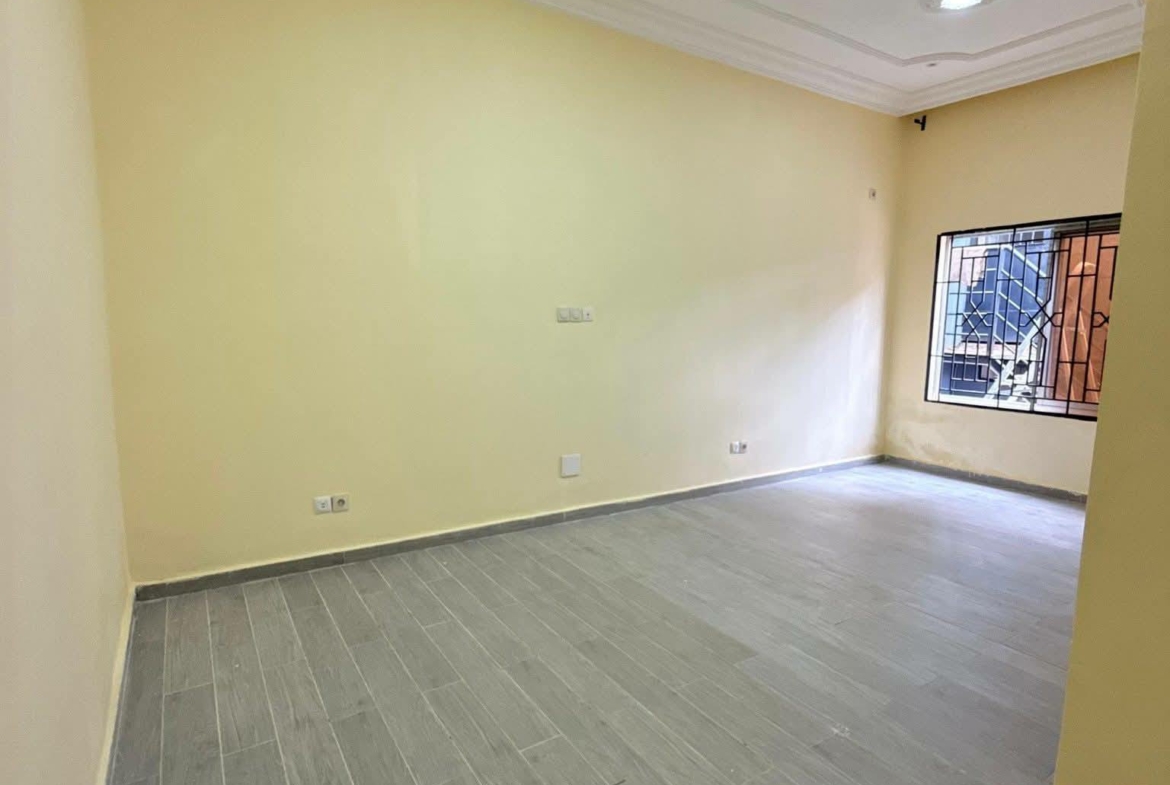 APPARTEMENT BON STANDING À LOUER, YAOUNDÉ FOUGEROLLE