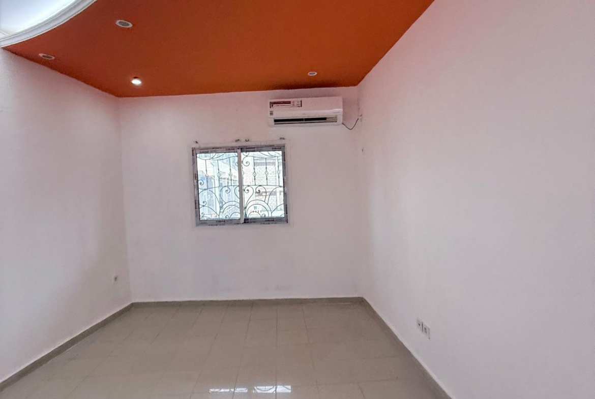 MAGNIFIQUE APPARTEMENT À LOUER, YAOUNDÉ NKOLFOULOU