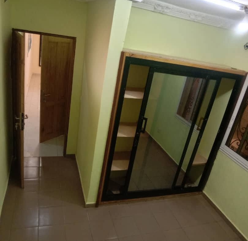 Appartement moderne 2 chambres à louer, Yaoundé Kondengui