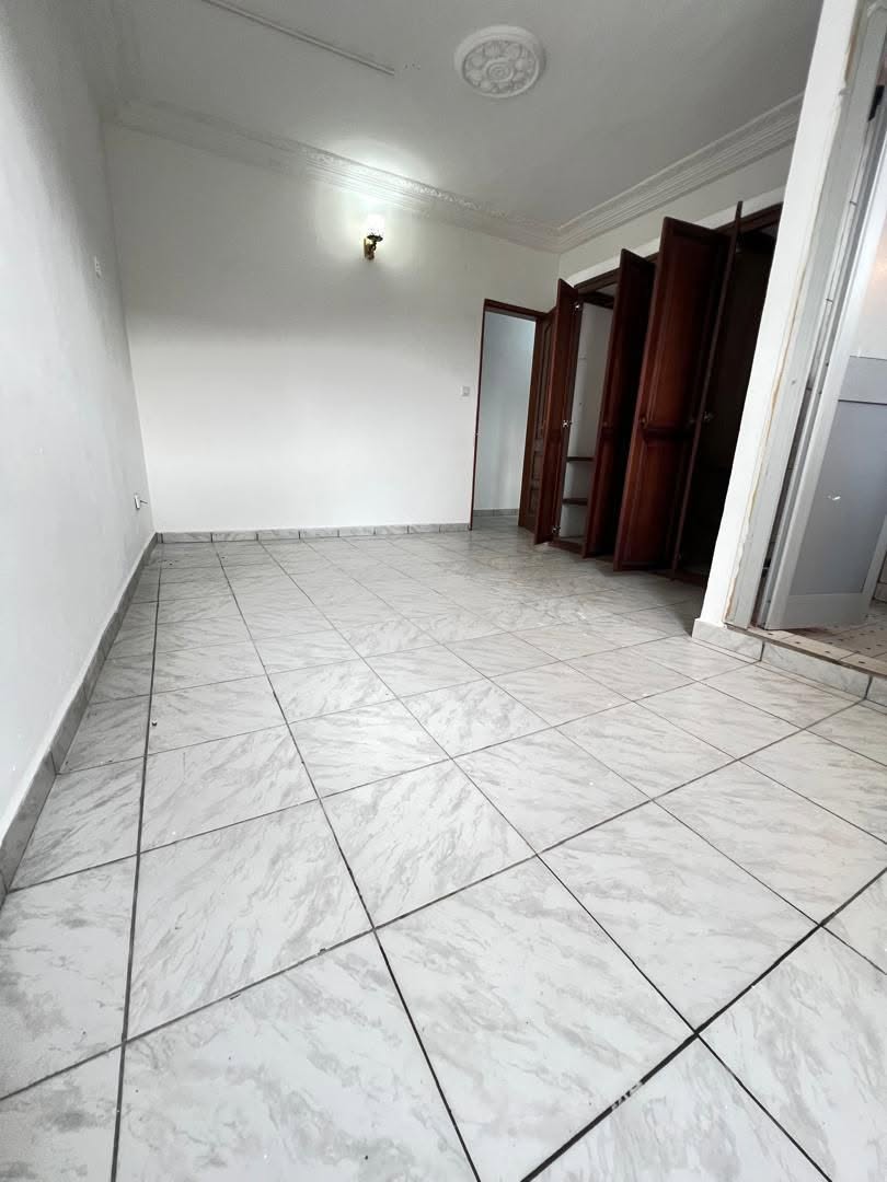 Appartement Moderne Haut Standing à Louer, Douala Logpom