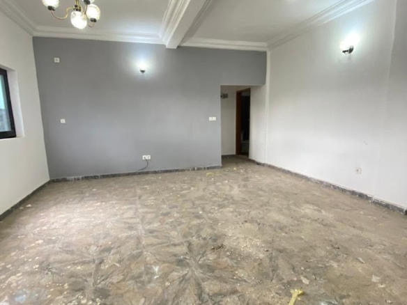 Studio moderne neuf à louer à Obili, Yaoundé
