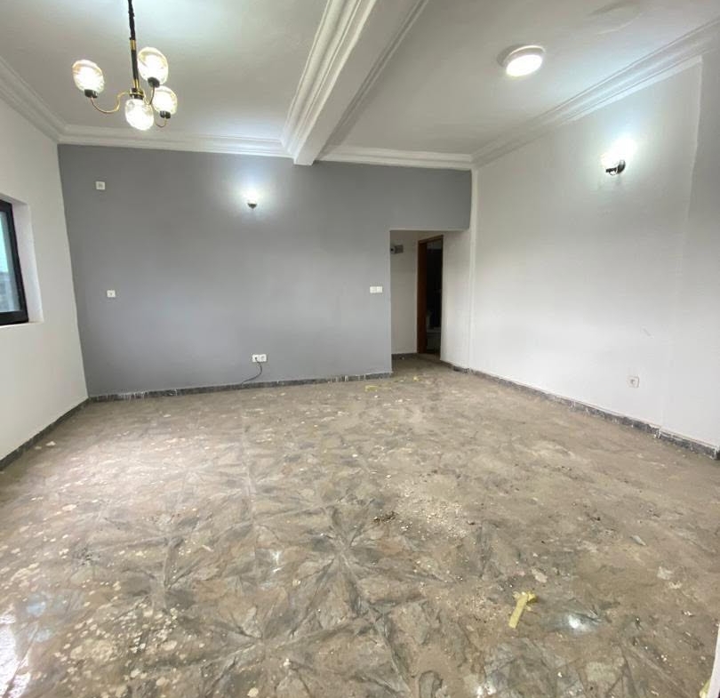 Studio moderne neuf à louer à Obili, Yaoundé