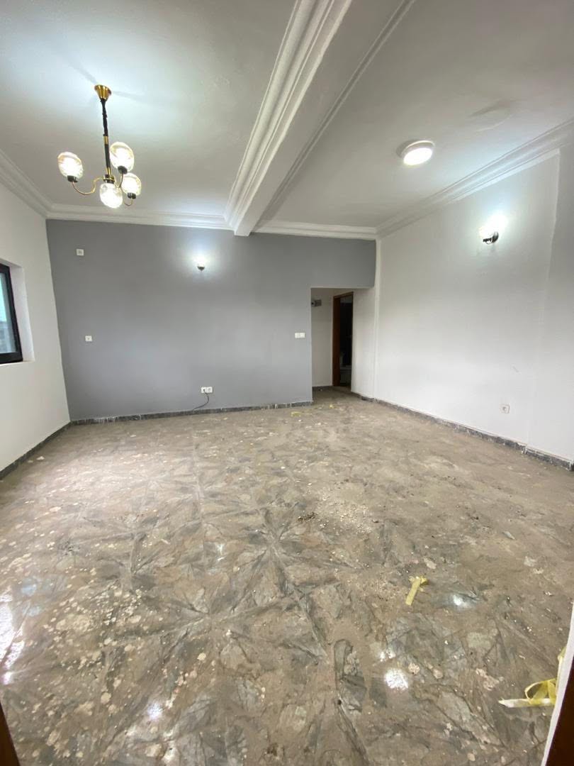 42231- Studio moderne neuf à louer à Obili, Yaoundé