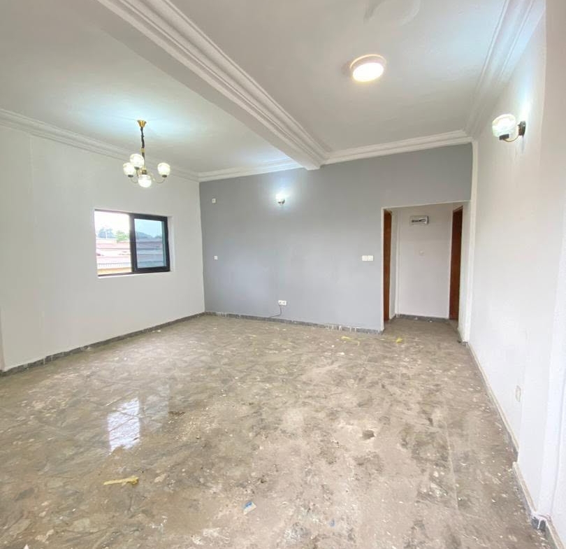 Studio moderne neuf à louer à Obili, Yaoundé