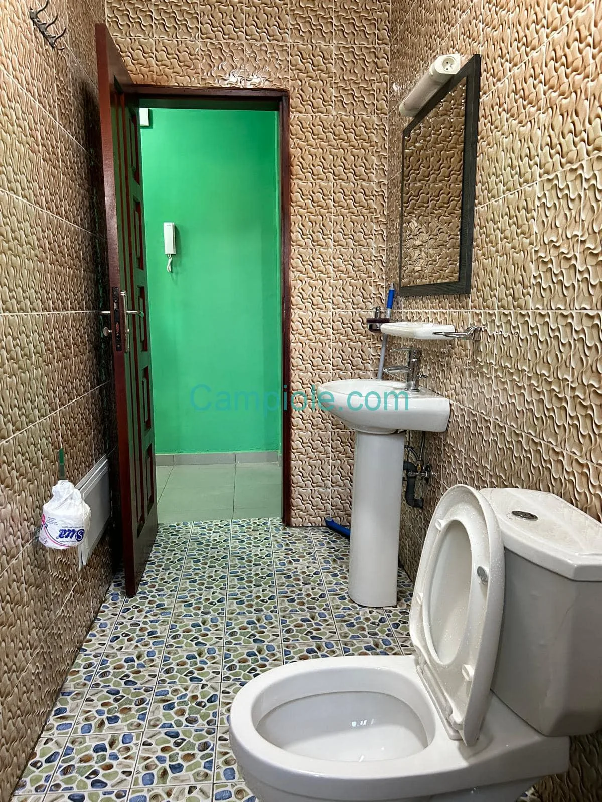 Studio meublé à Yaoundé Odza borne 10