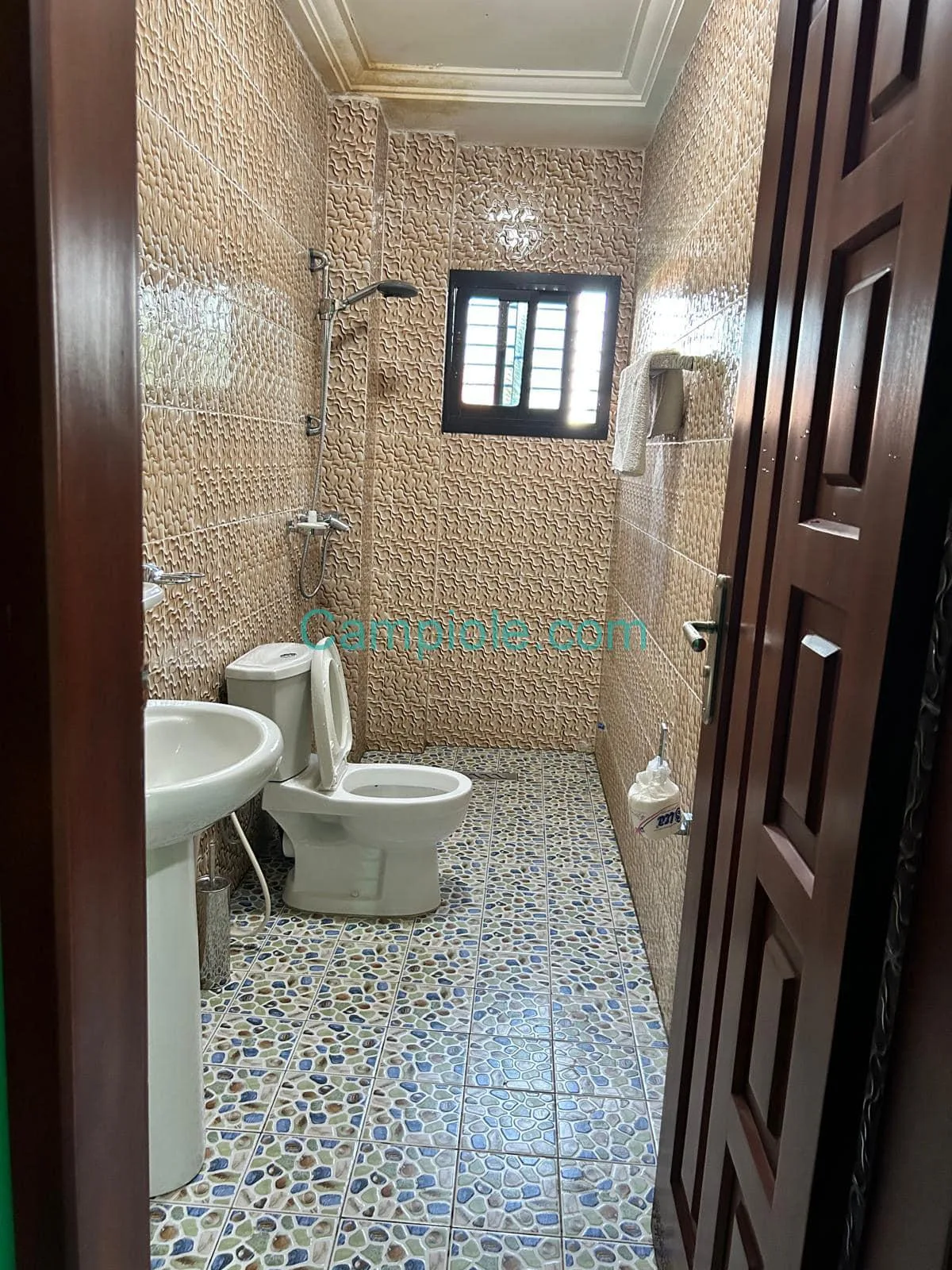 Studio meublé à Yaoundé Odza borne 10