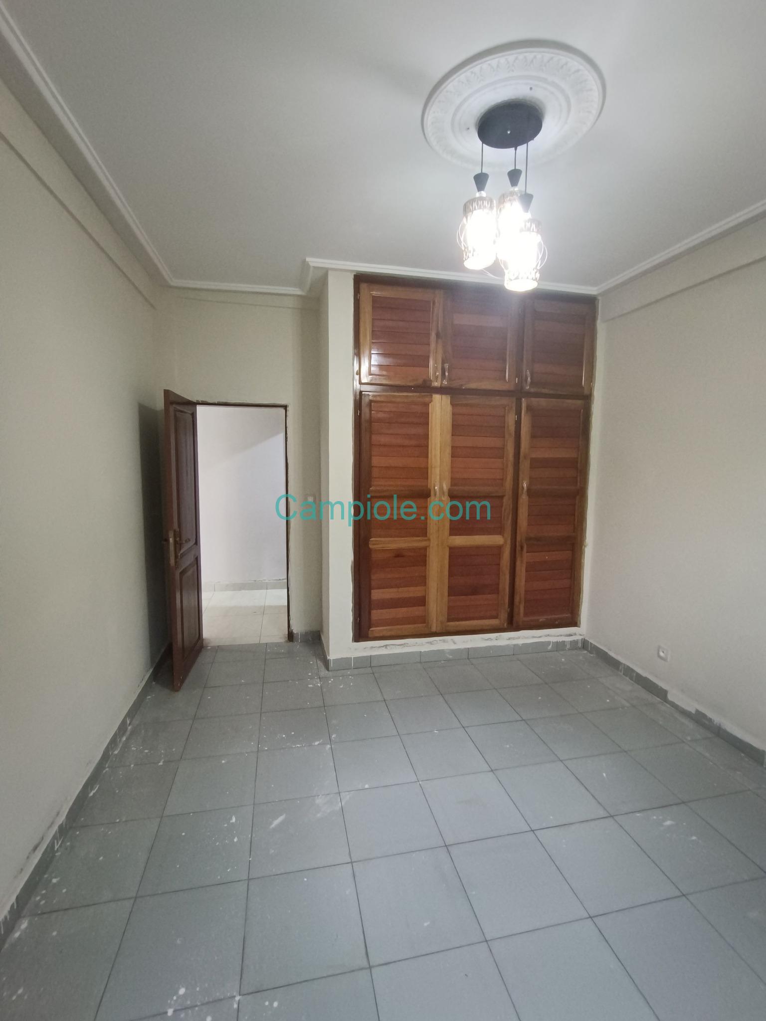 DZ_studio_nsimeyong_yde_280825_chb3