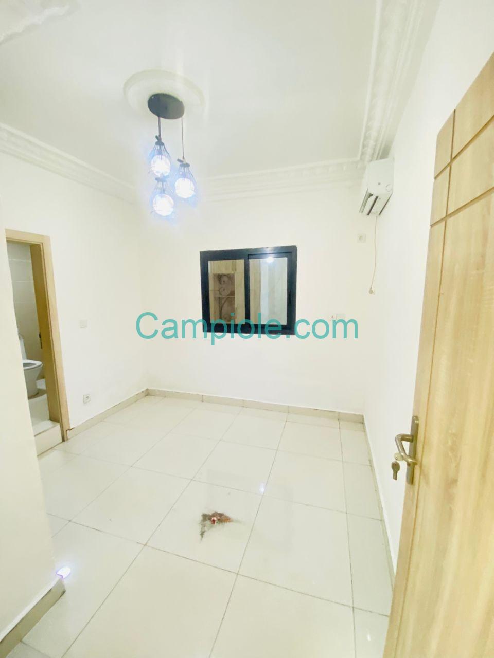 FH_studio_bonamoussadi_dla_120825_chb1