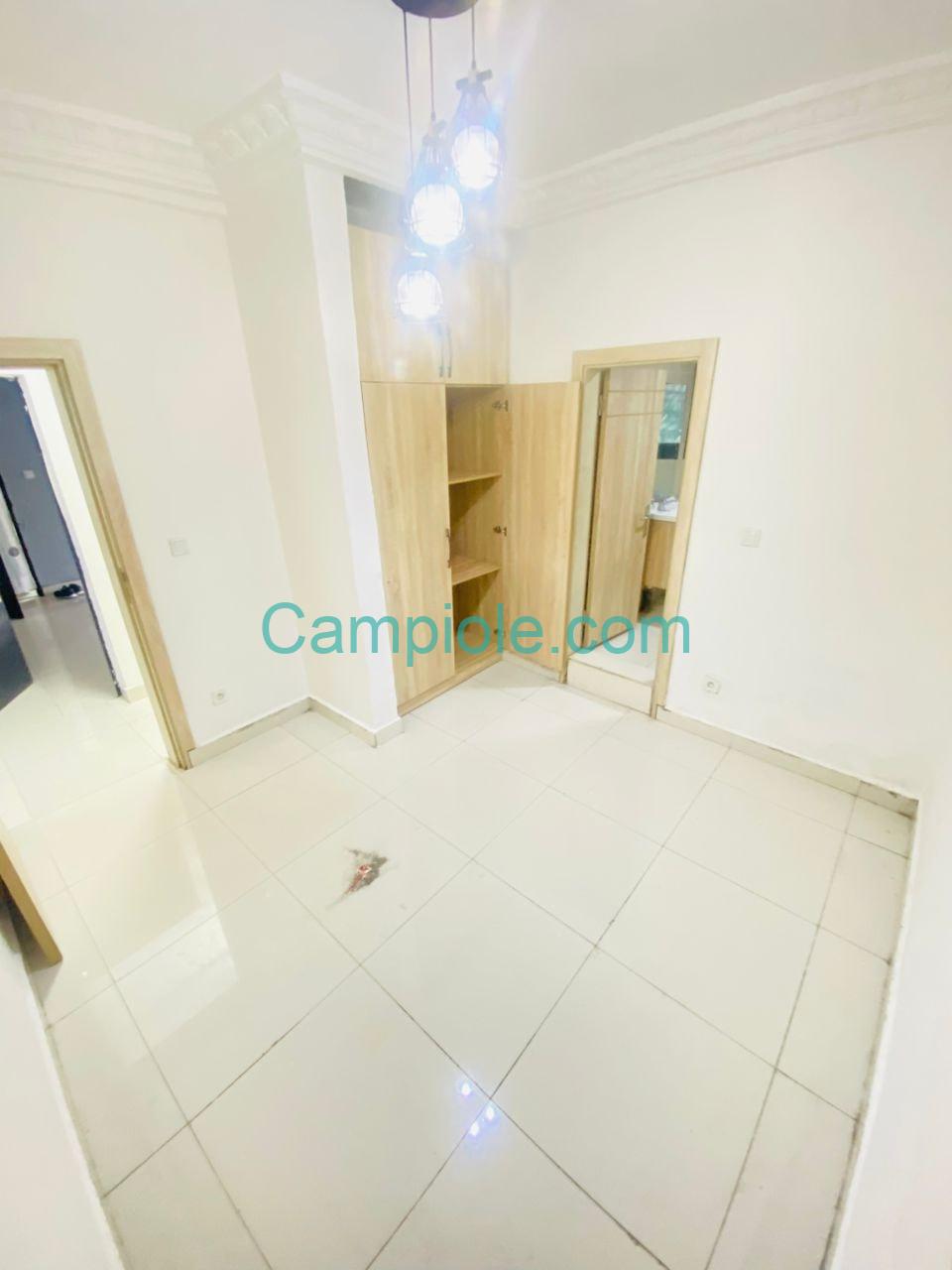 FH_studio_bonamoussadi_dla_120825_chb2