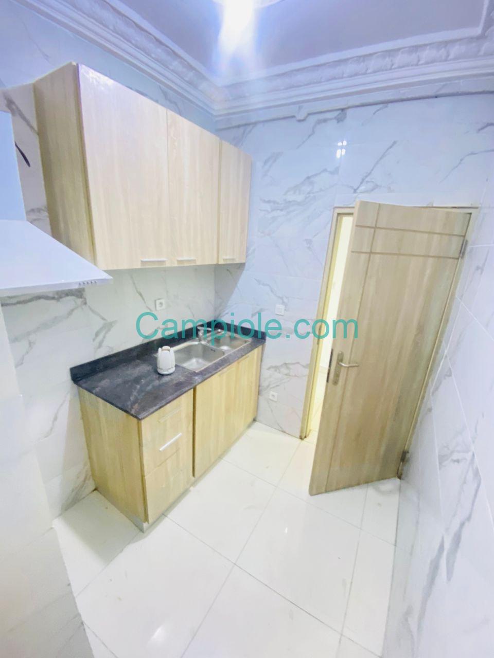 FH_studio_bonamoussadi_dla_120825_csn2