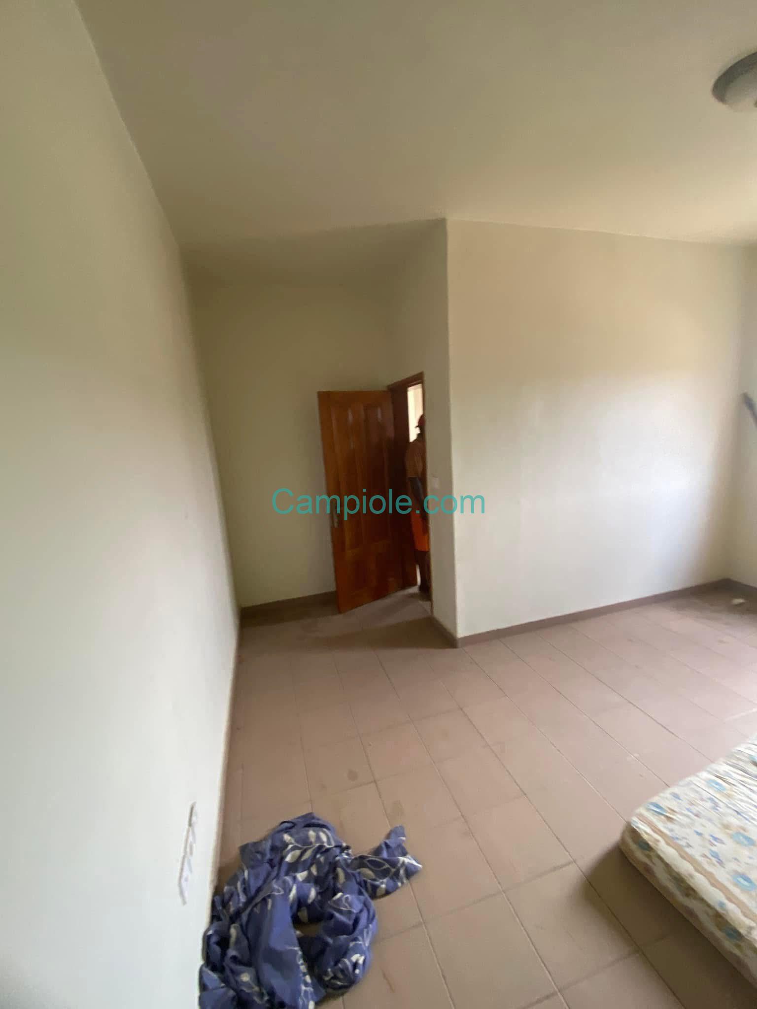 II_studio_yassa_dla_290825_chb1