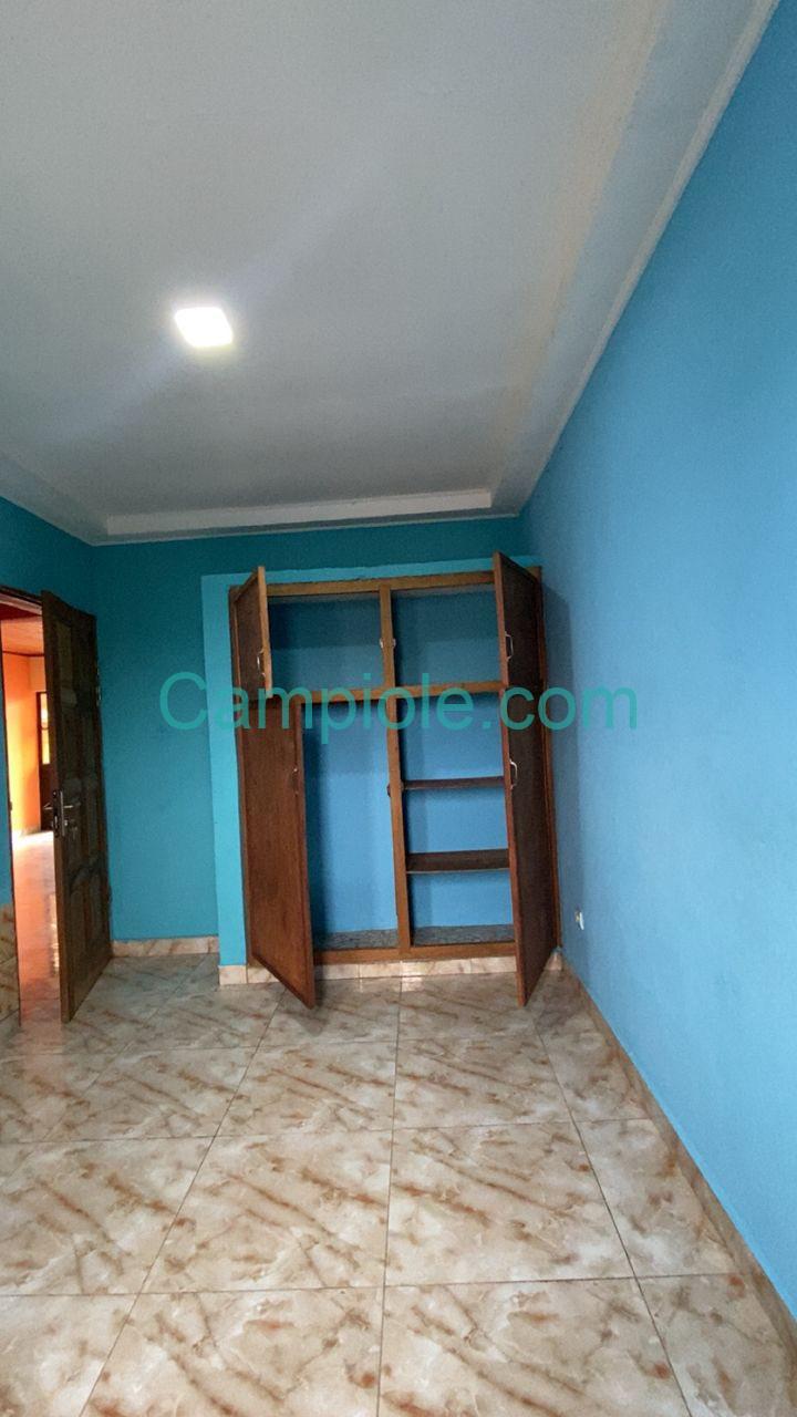 IKI_appartement_pk10_douala_270825_chb1