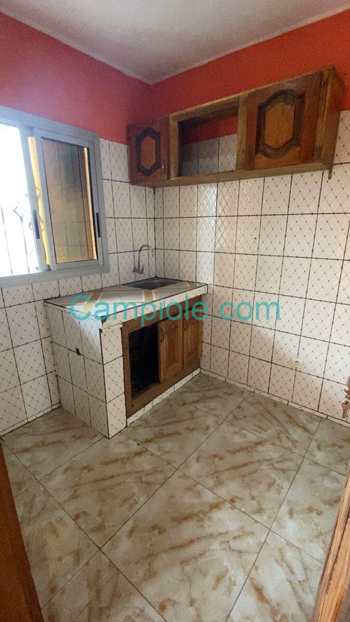 IKI_appartement_pk10_douala_270825_csn