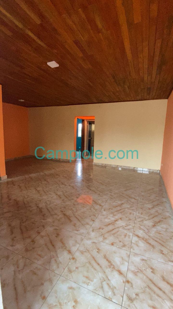 IKI_appartement_pk10_douala_270825_sln1