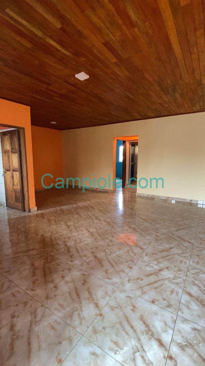 IKI_appartement_pk10_douala_270825_sln2