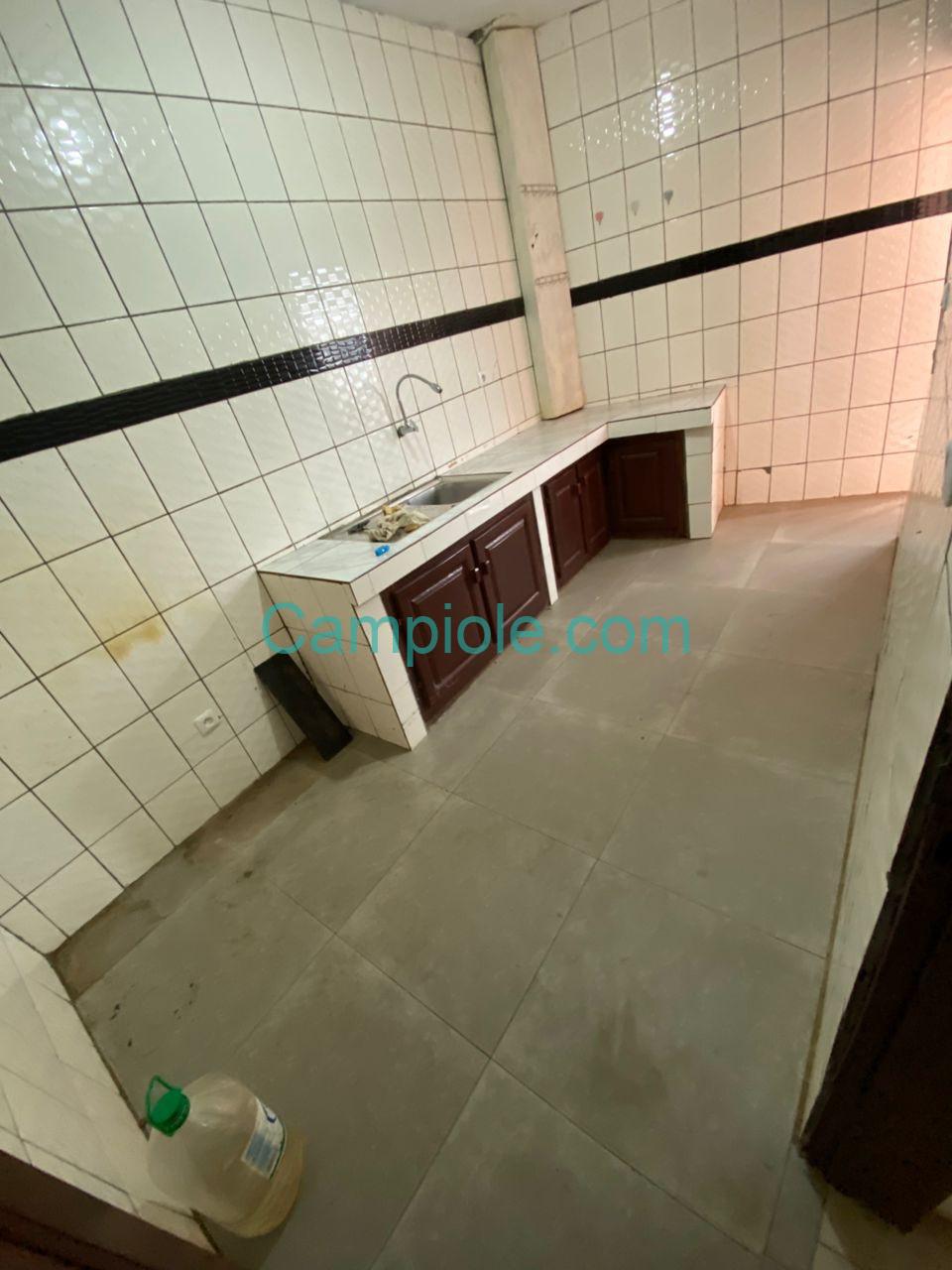 LI_appartement_essos_yde_200825_csn