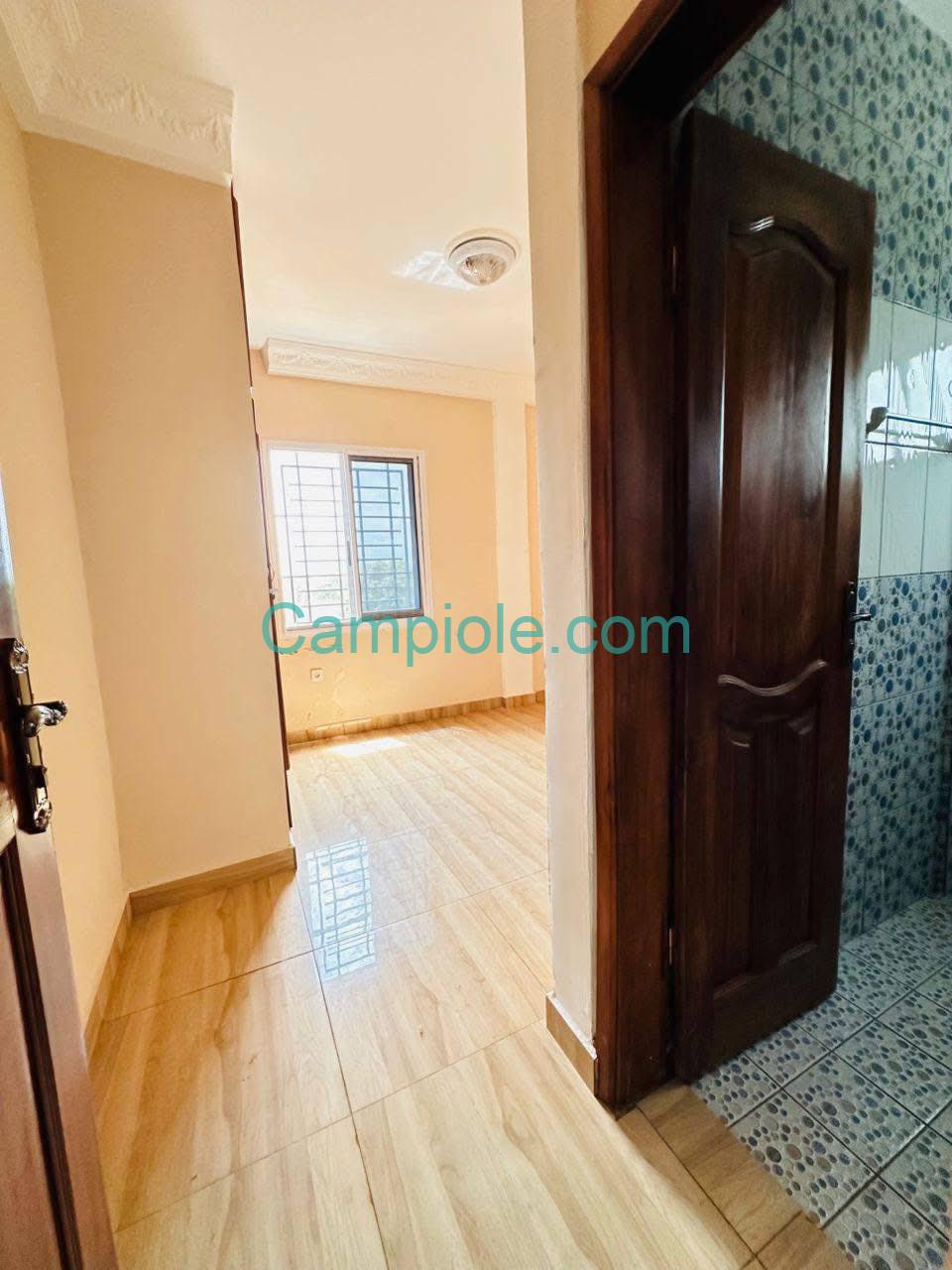 LI_appartement_kondengui_yde_170825_clr