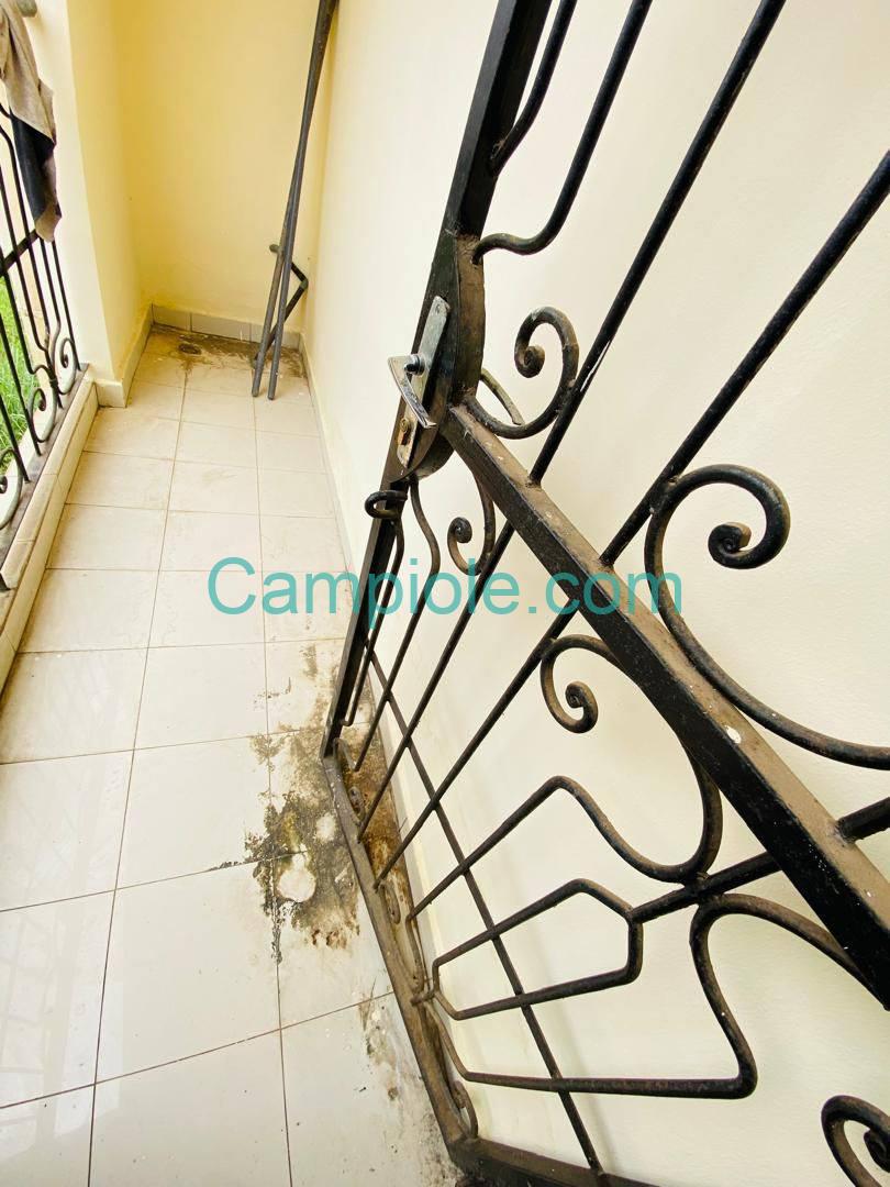 LI_appartement_logbessou_dla_200825_blcn