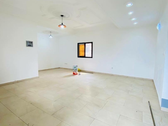 Appartement Moderne à Louer, Logbessou Carrefour, Douala