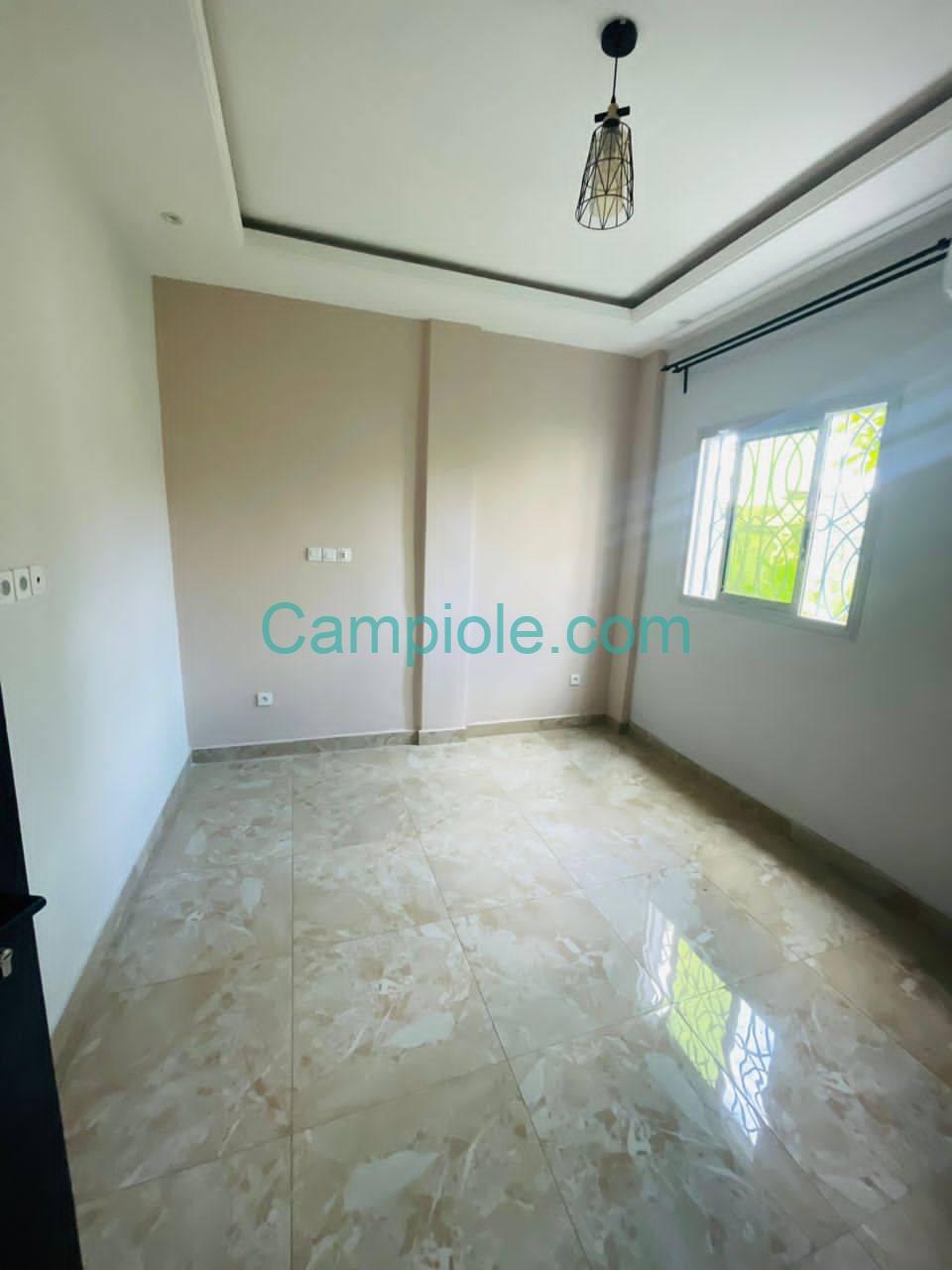 LI_appartement_logbessou_dla_290825_chb4