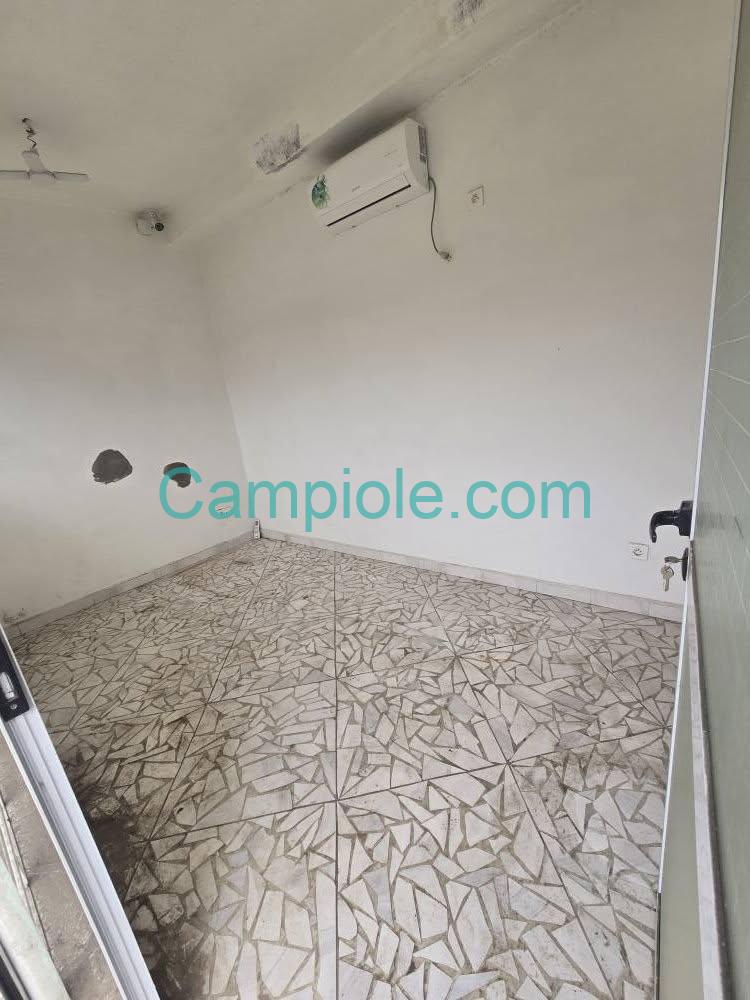 LI_boutique_bonamoussadi_dla_010925_2