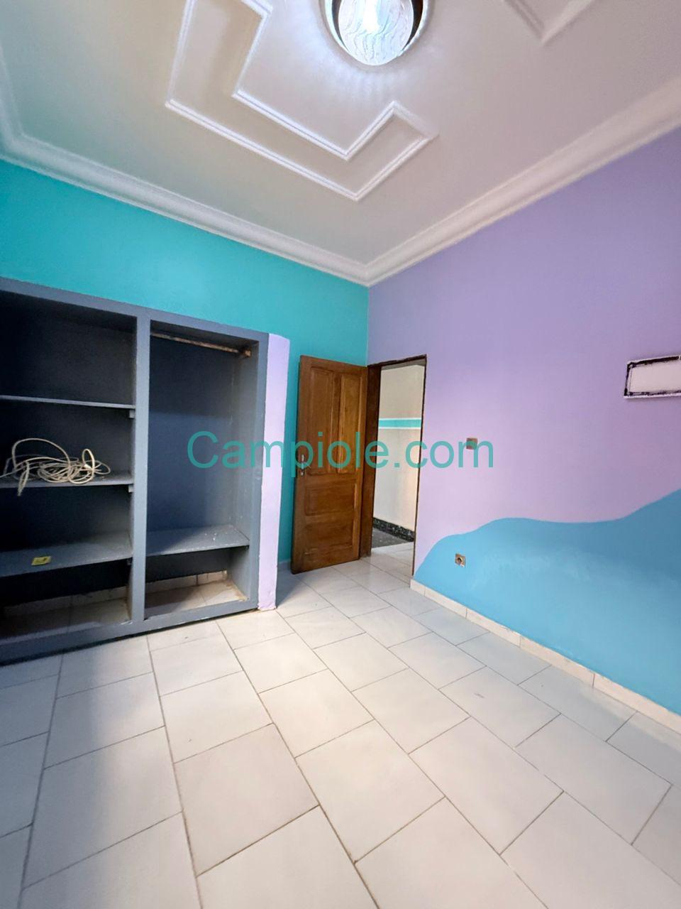 SH_appartement_eleveur_yde_070825_chb2