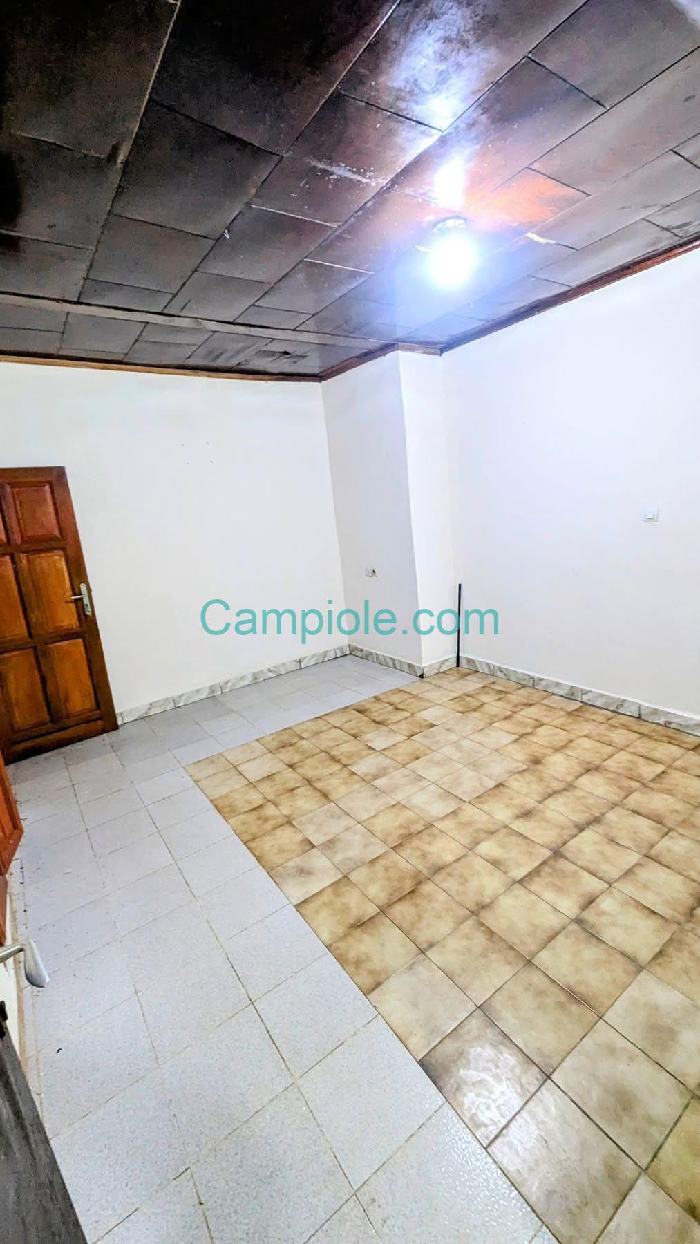SH_appartement_ngousso_yde_100825_chb1