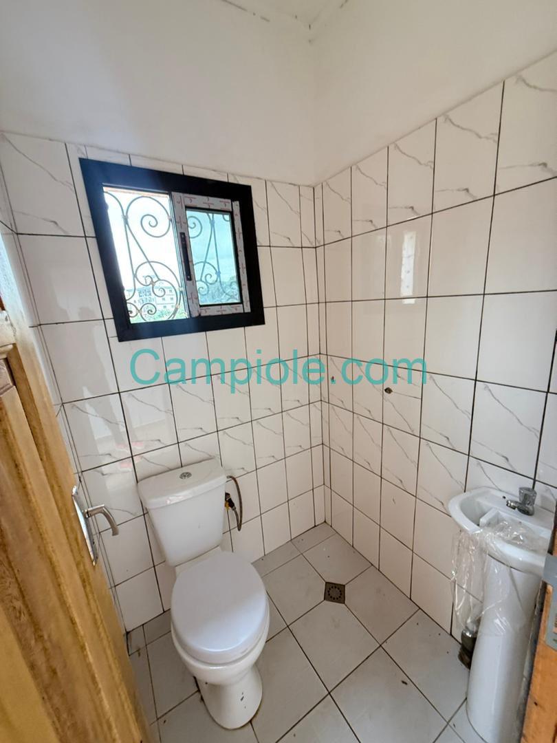 SH_appartement_nkolfoulou_yde_120825_dch