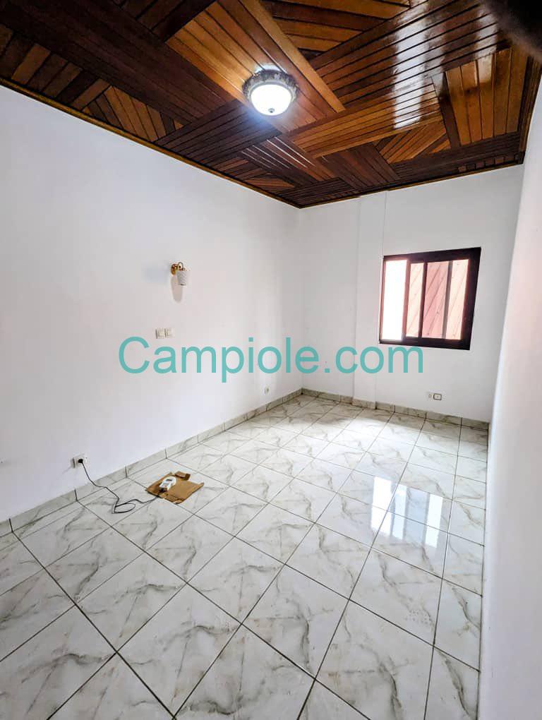 SH_appartement_omnisport_yde_140825_chb3