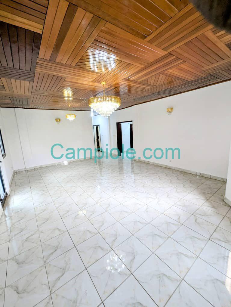SH_appartement_omnisport_yde_140825_sln3