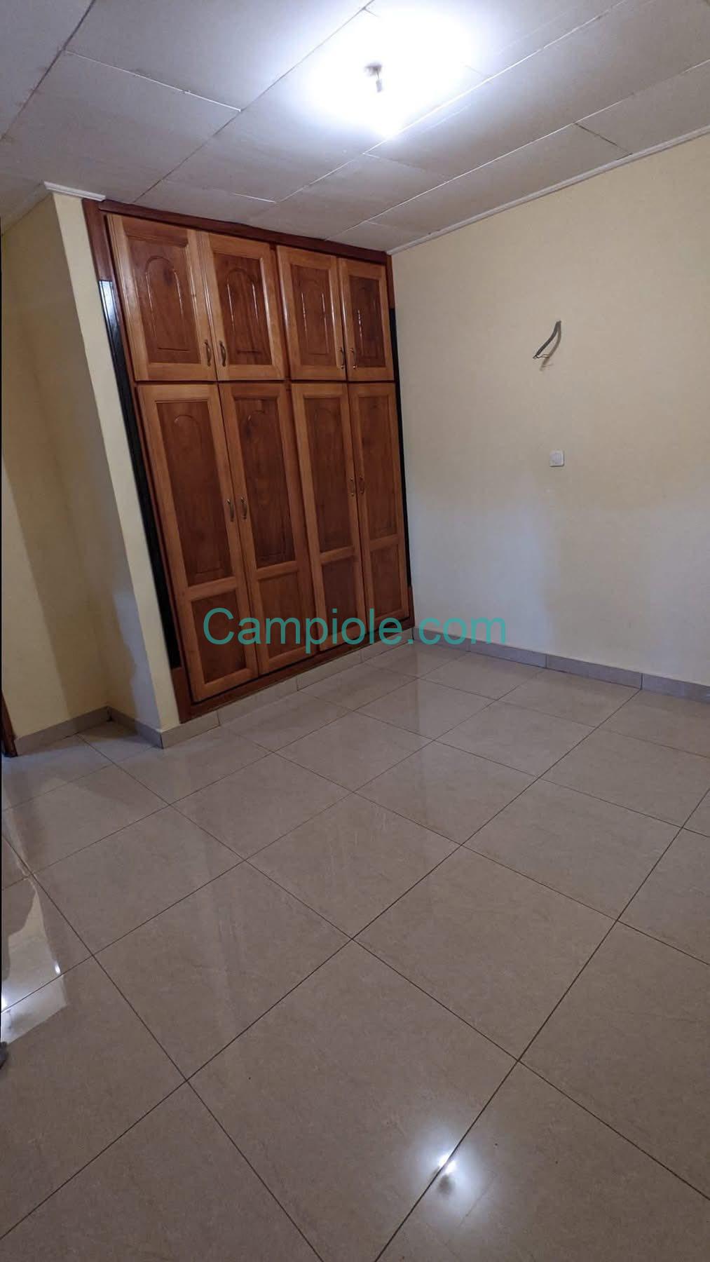 SH_studio_nkolfoulou_yde_060825_chb1