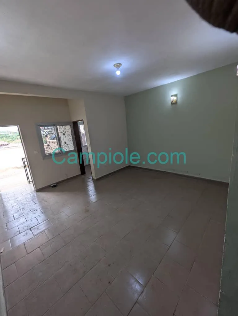 30497- Studio neuf et moderne à louer, Tsinga Village, Yaoundé