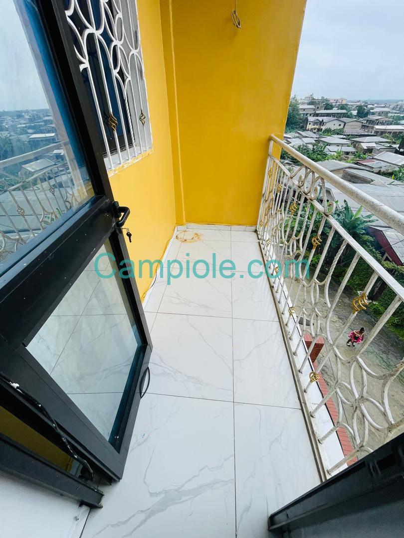 SM_appartement_kotto_mbangue_dla_150825_blcn
