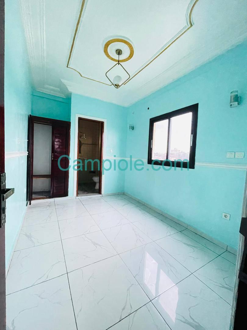 SM_appartement_kotto_mbangue_dla_150825_chb1