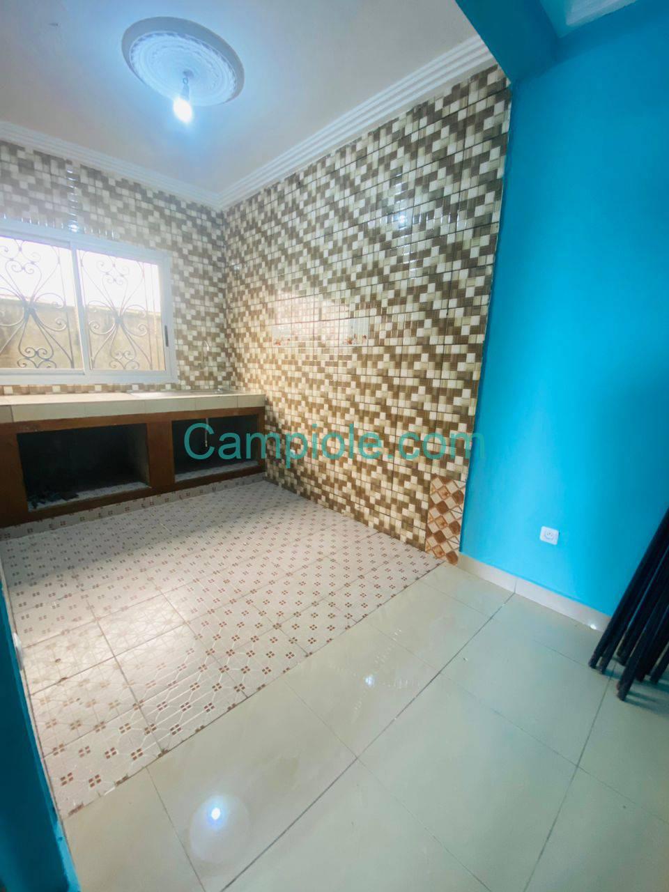 SM_studio_arivillage_dla_080825_csn