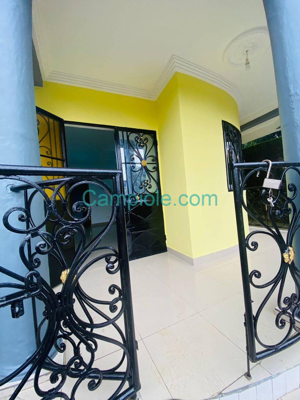 SM_studio_arivillage_dla_080825_ext