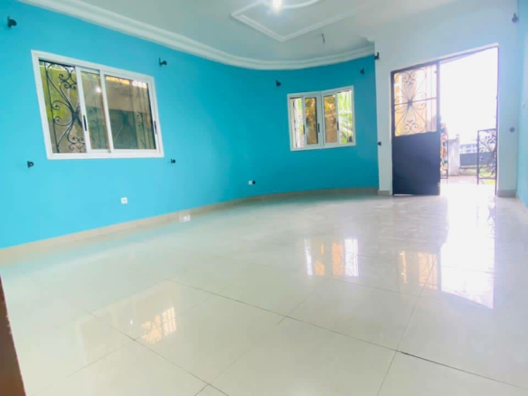 STUDIO MODERNE SITUÉ À ARI VILLAGE, DOUALA