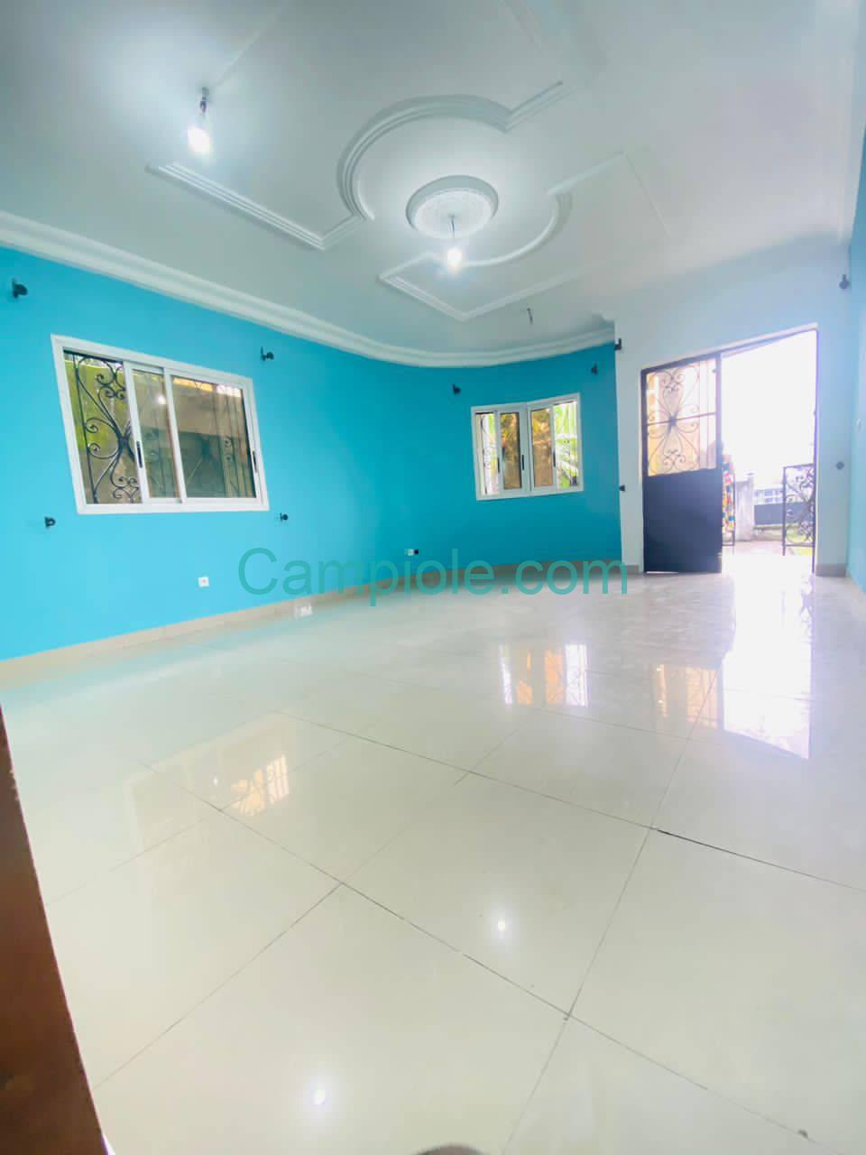 SM_studio_arivillage_dla_080825_sln1