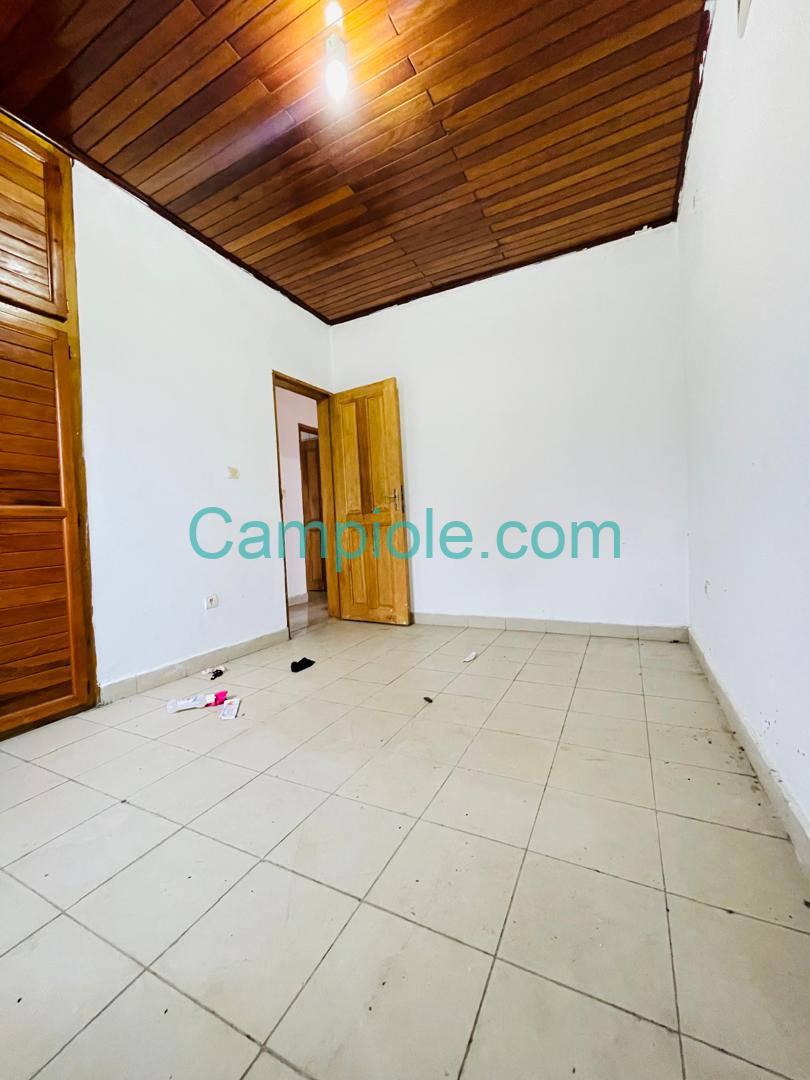 SM_studio_logbessou_dla_090825_chb2