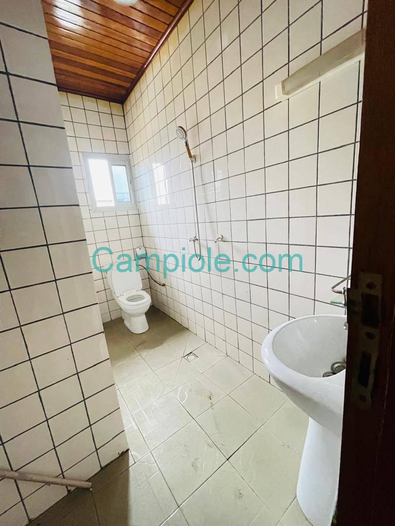 SM_studio_logbessou_dla_090825_dch