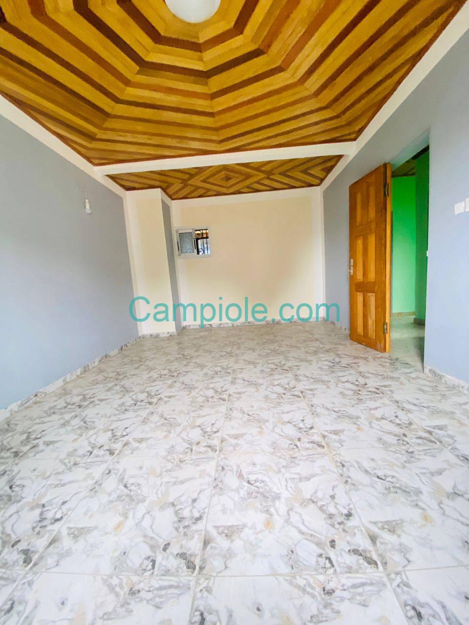 SM_studio_pk12_douala_140825_sln2