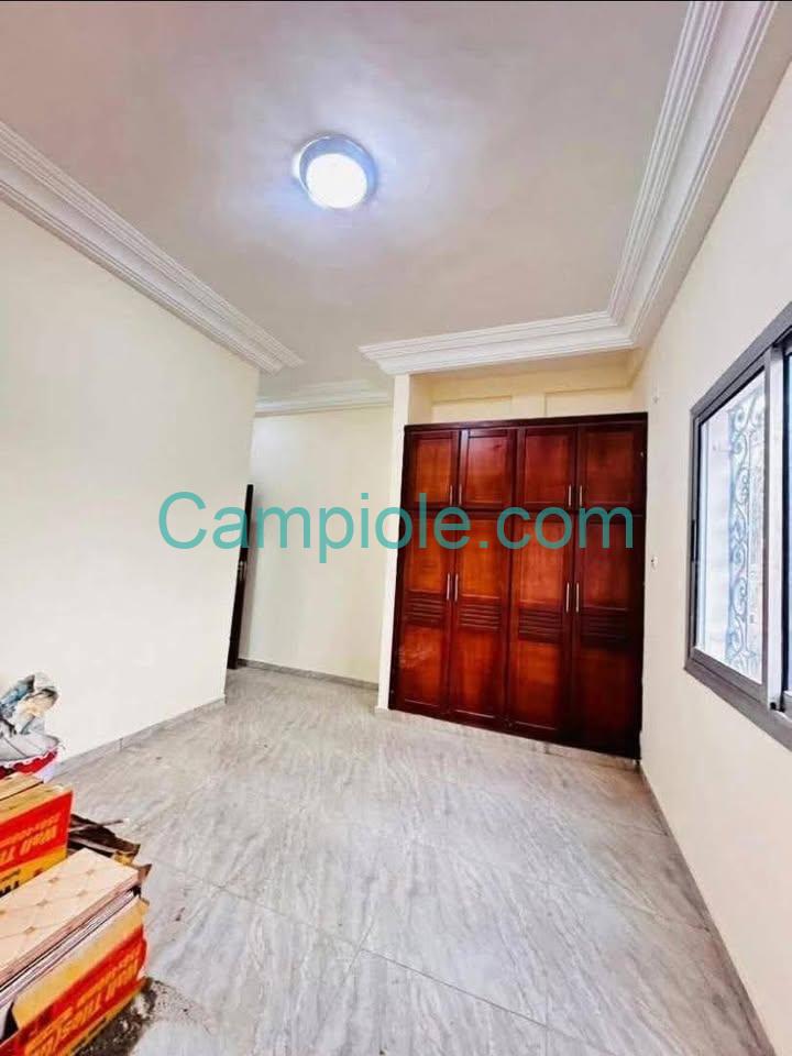 TA_appartement_biyemassi_yde_120825_chb1