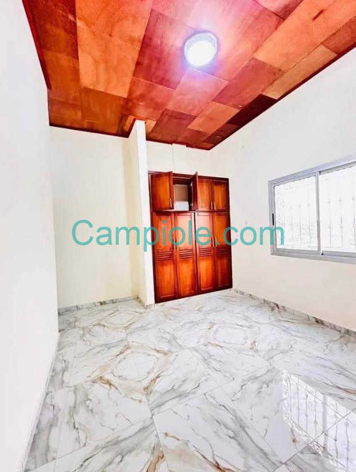 TA_appartement_biyemassi_yde_120825_chb2