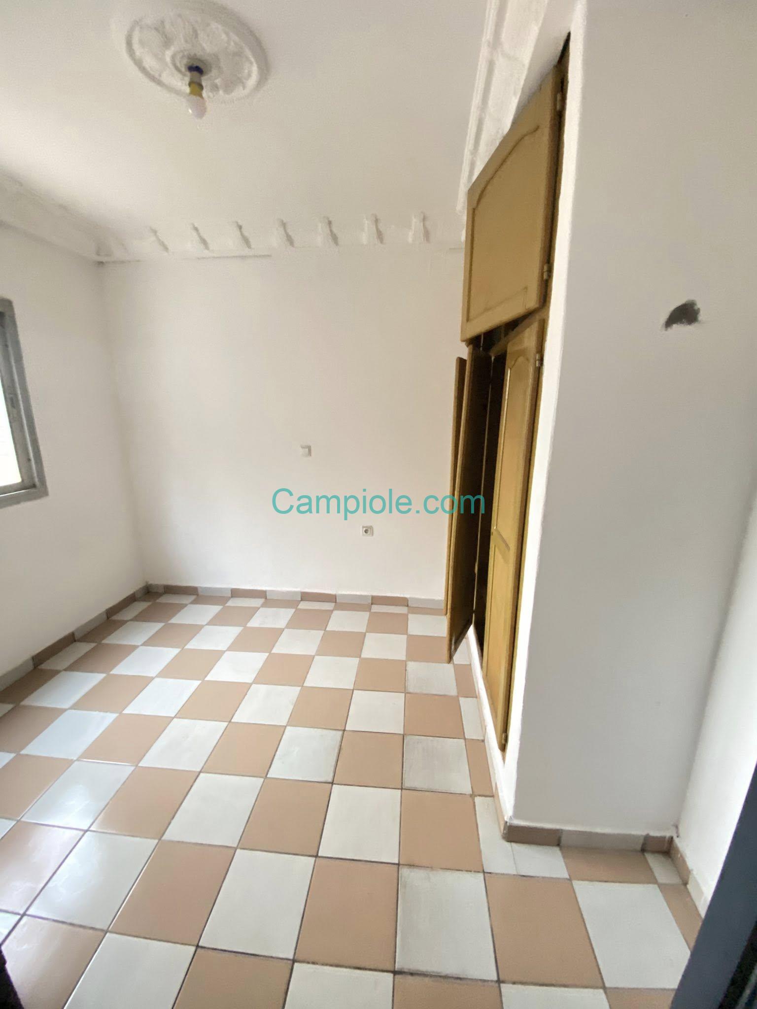 YI_appartement_biyemassi_yde_070825_chb4