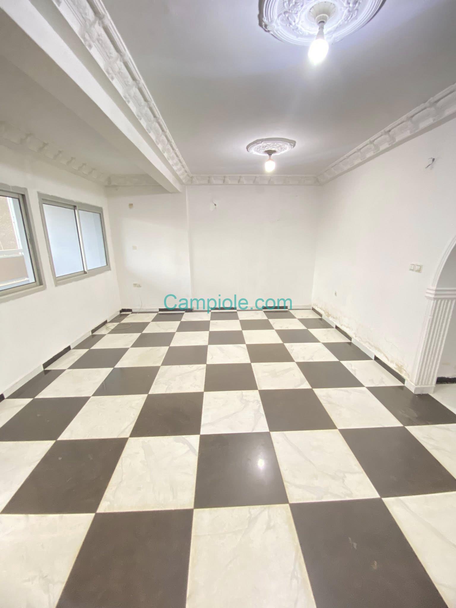 YI_appartement_biyemassi_yde_070825_sln2