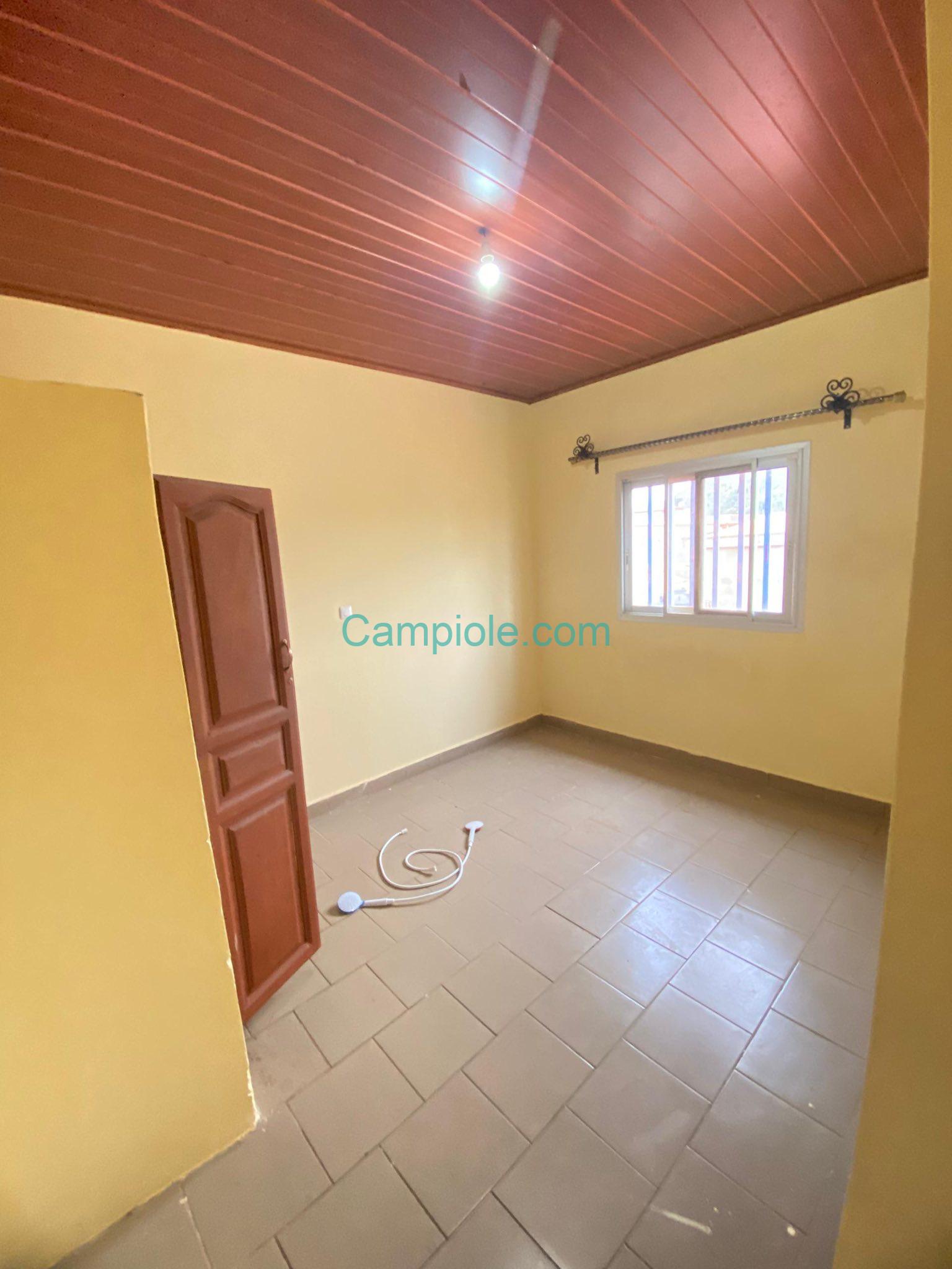 YI_appartement_mendong_yde_150825_chb1